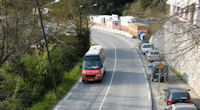 En la cta. de Vallvidrera, cerca de la Estación de Las Planas, abril 2008