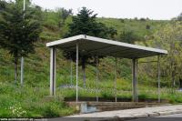 Resto de la marquesina del final de la línea 76, instalada en 1980, mar.2018