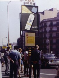 Primer versión de la parada Vida Hopital, en la Ronda Universidad. Archivo TMB