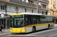 902 en Gavà, aún usándose vehículos con decoración AMB, oct.2024
