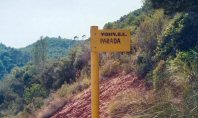 Parada antigua de la empresa Mohn, que aún exite en la ruta de línea 902, junio 2004. Foto Zitaro